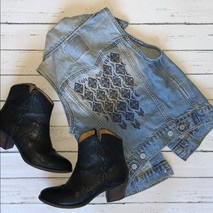 Levi’s | Embroidered Denim Vest
